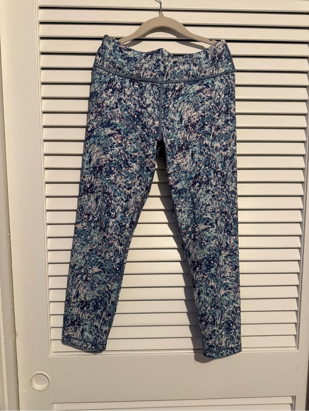 Athleta Girl Printed Chit Chat Capri Leggings Blue Pattern XL 14